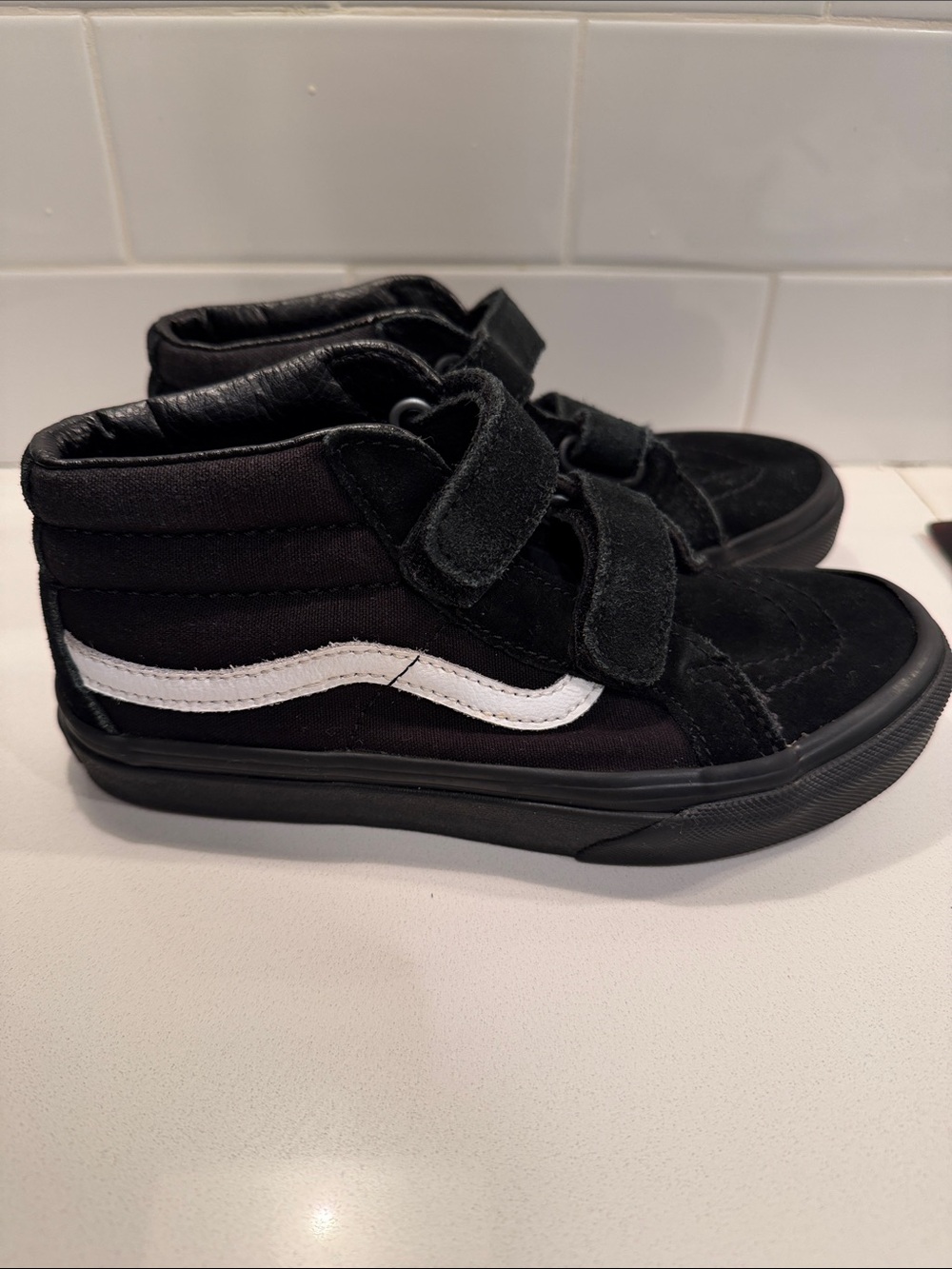 Vans Little Kids Sk8-Mid V Shoe Black and White Velcro Shoes! Size 1.5 - Picture 5 of 10